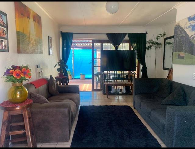 3 BEDROOM HOUSE FOR SALE IN WESTRIDGE